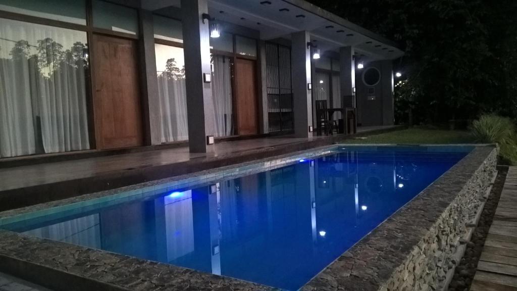 Leisure Land, Галле