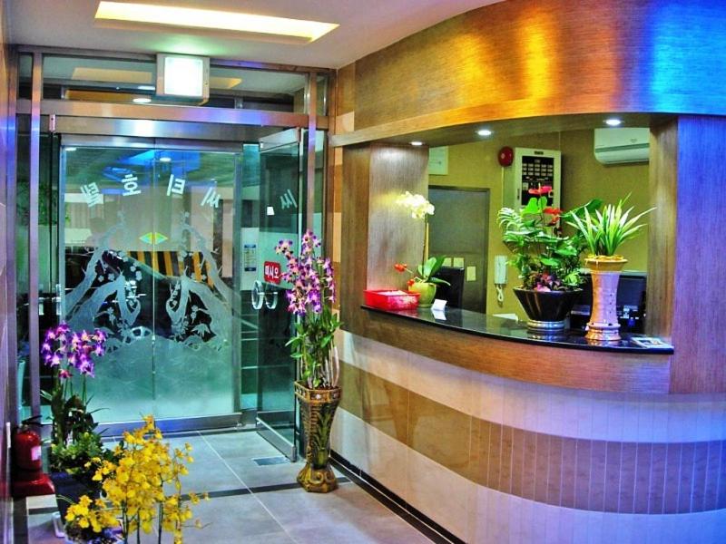City Park Hotel with bathroom, Сеул