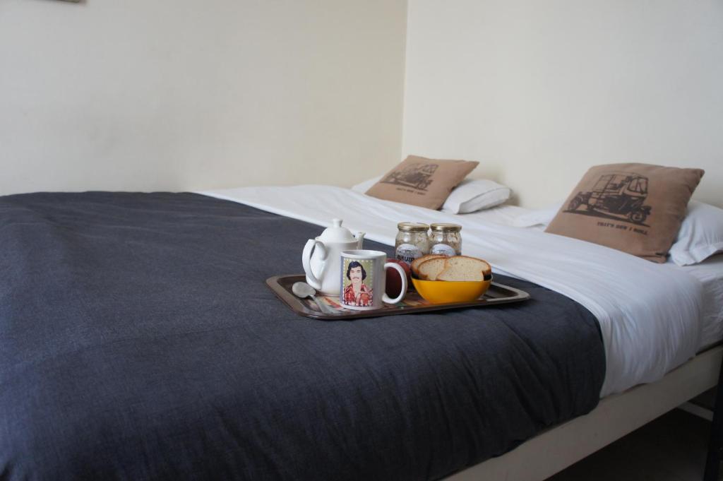 Двухместный (Улучшенный двухместный номер с 1 кроватью), Bed and Chaï