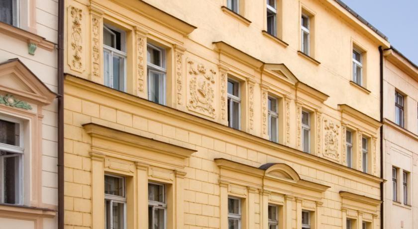 Отель Apartment House Žižkov, Прага