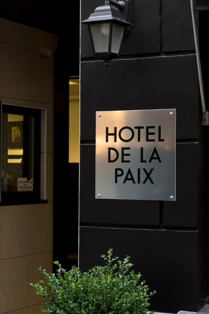 Hotel de la Paix with city view, Париж