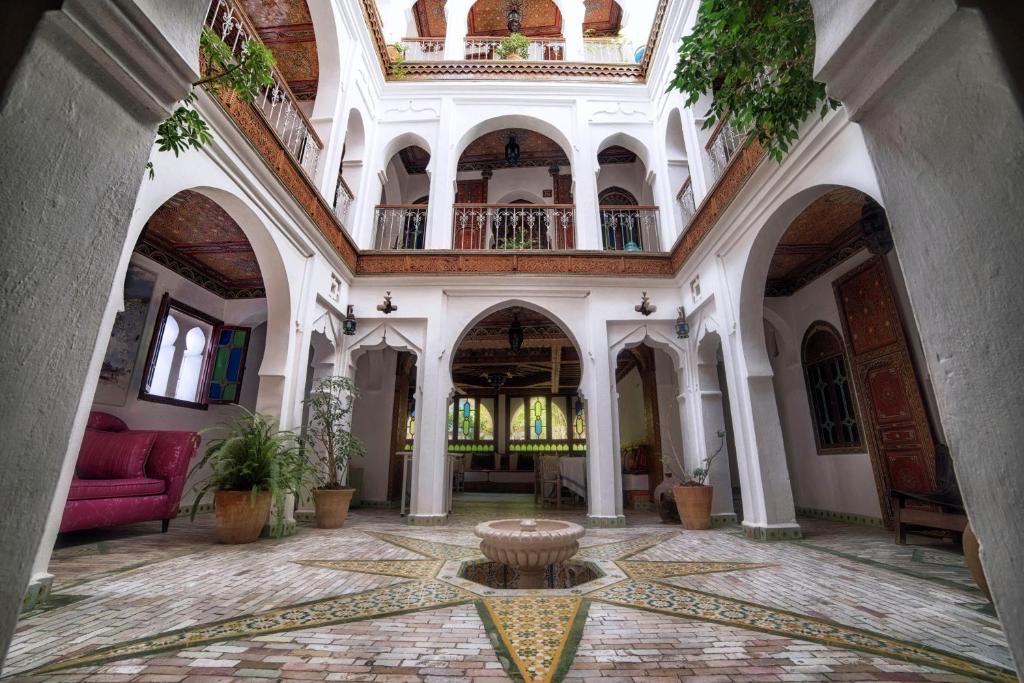 Dar Baibou, Шефшауэн