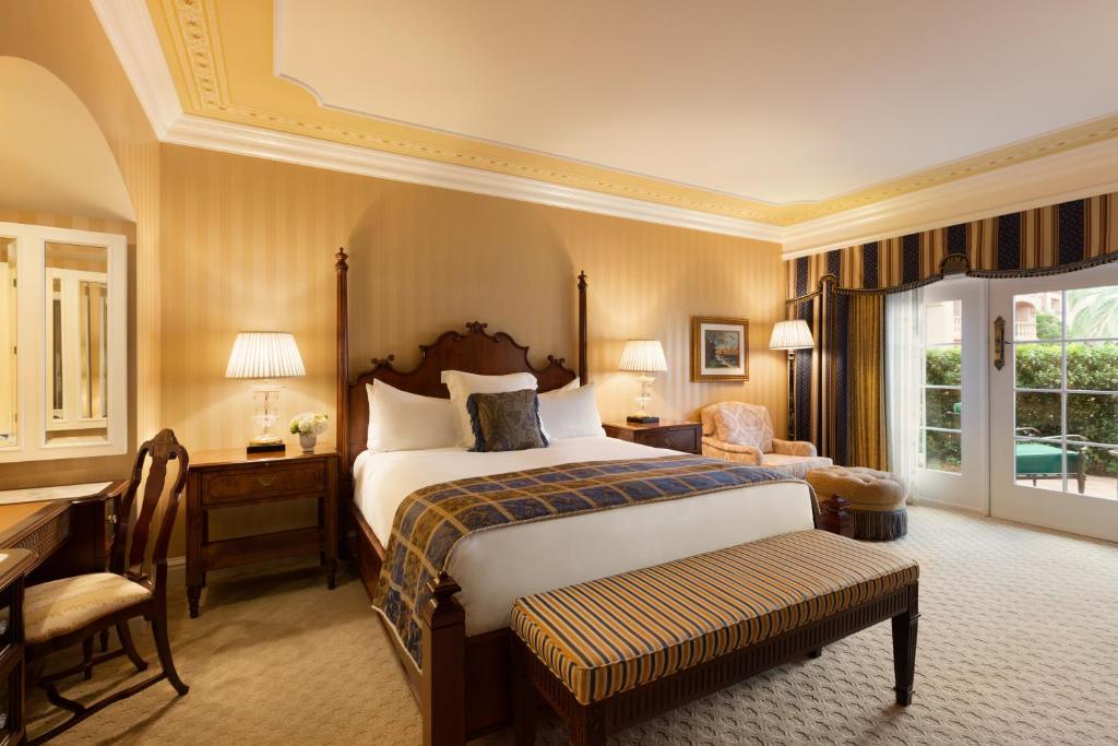 Двухместный (Фирменный номер со стороны бассейна с собственной террасой), Fairmont Grand Del Mar