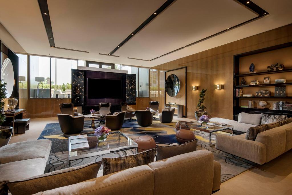 Отель Four Seasons Hotel Dubai International Financial Centre, Дубай