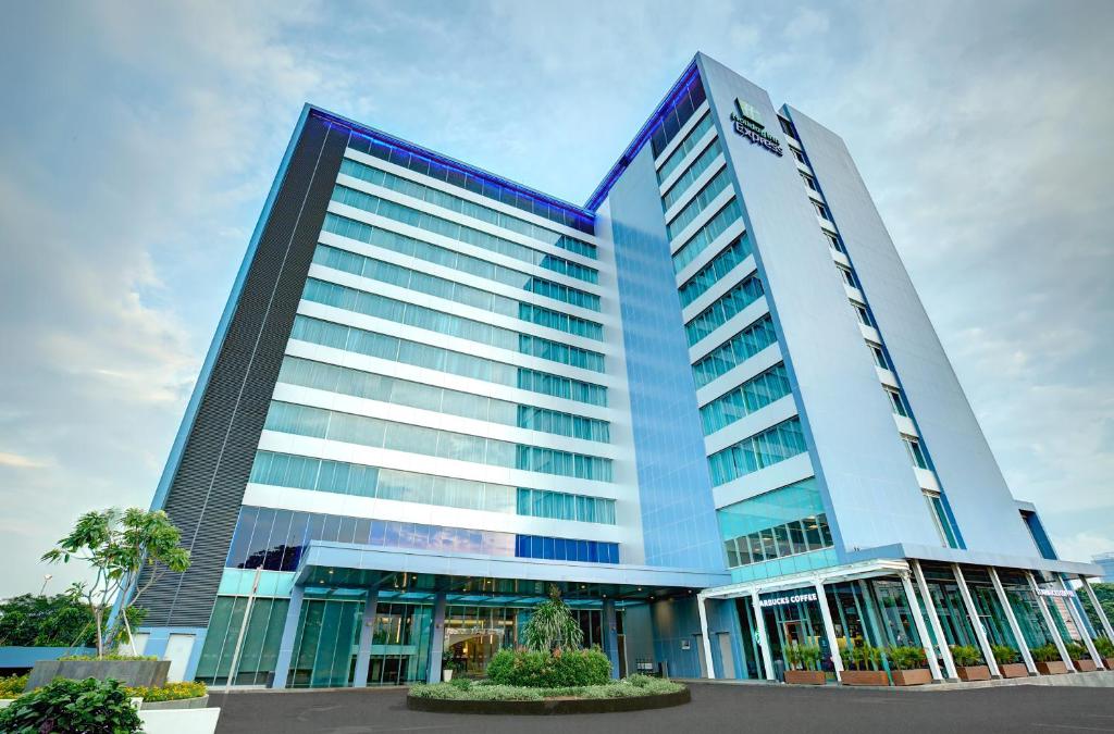 Holiday Inn Express Jakarta International Expo, Джакарта