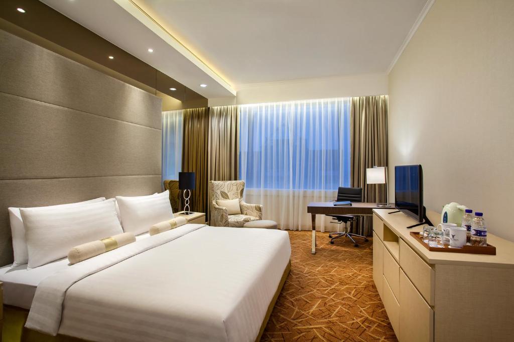 Menara Peninsula Hotel, Джакарта