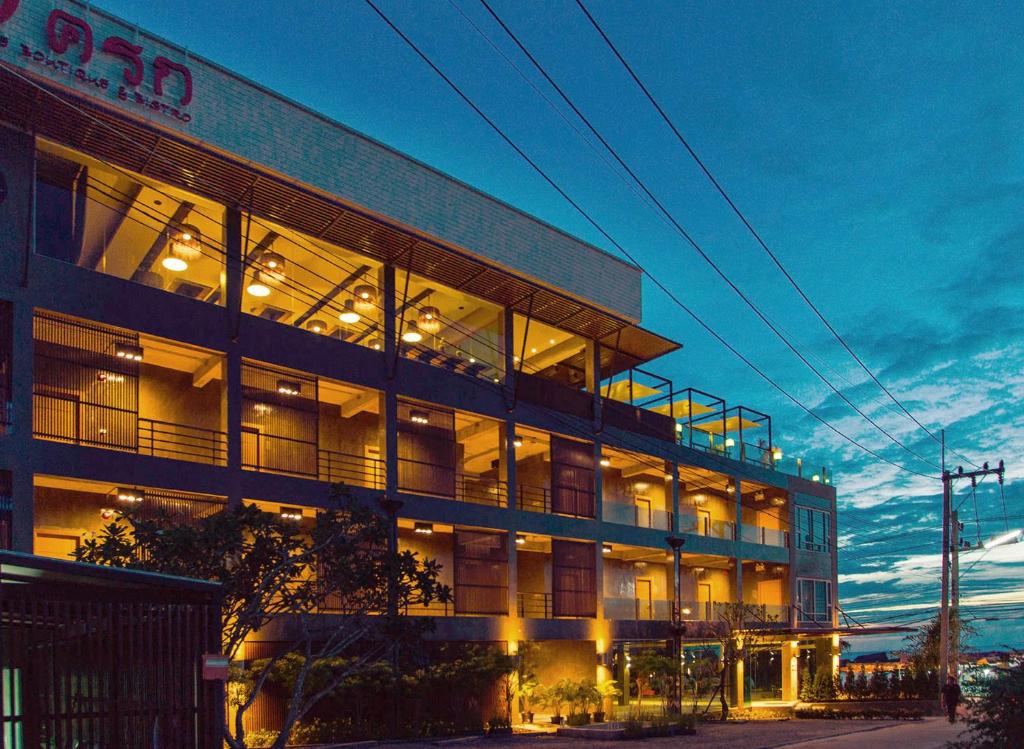 Kroque Boutique & Bistro, Чонбури