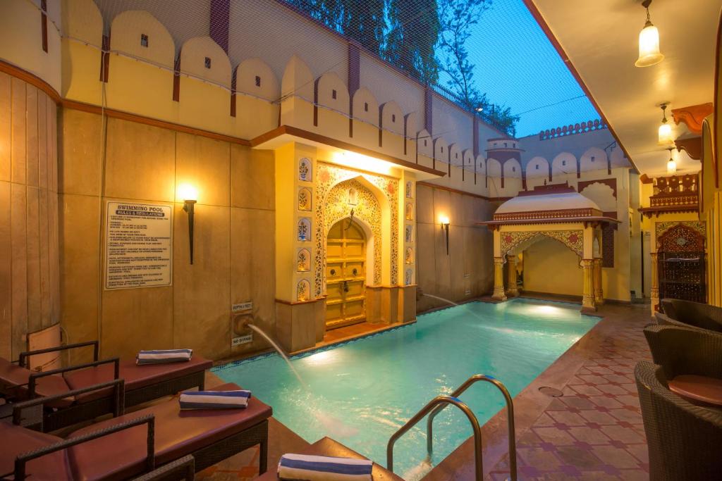 Umaid Mahal - Heritage Style Hotel, Джайпур