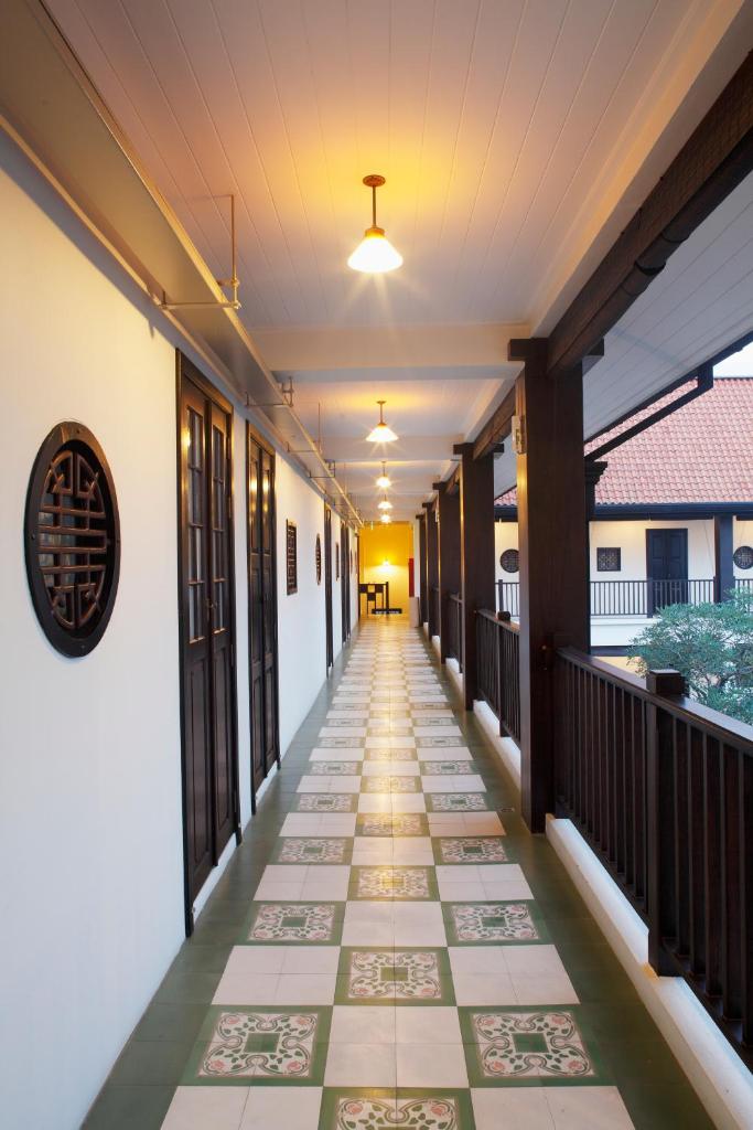 Baan Chart, Бангкок