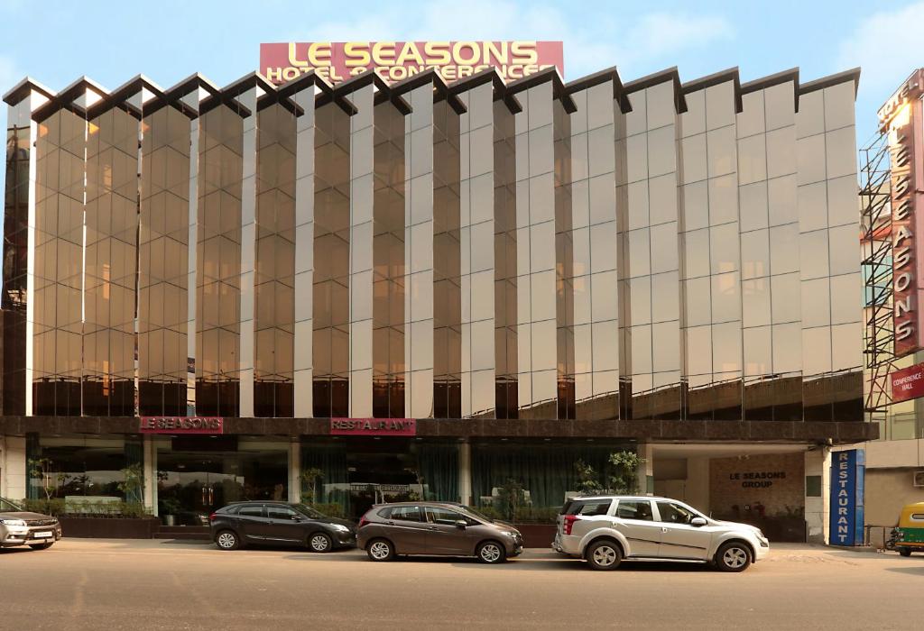 Airport Hotel Le Seasons New Delhi, Нью-Дели