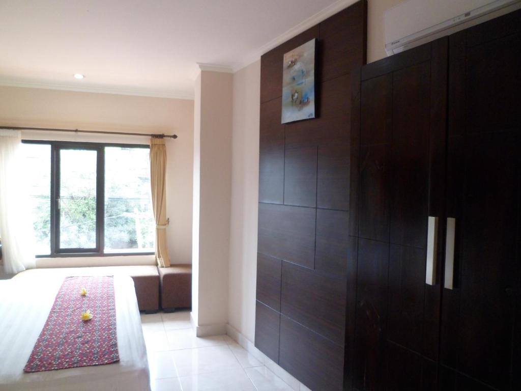 Двухместный (Двухместный номер с 1 кроватью или 2 отдельными кроватями, вид на город), Nuriani Restaurant and Rooms