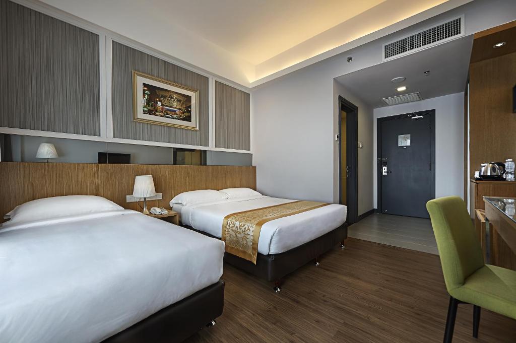 Трехместный (Улучшенный трехместный номер), Hotel Transit Kuala Lumpur