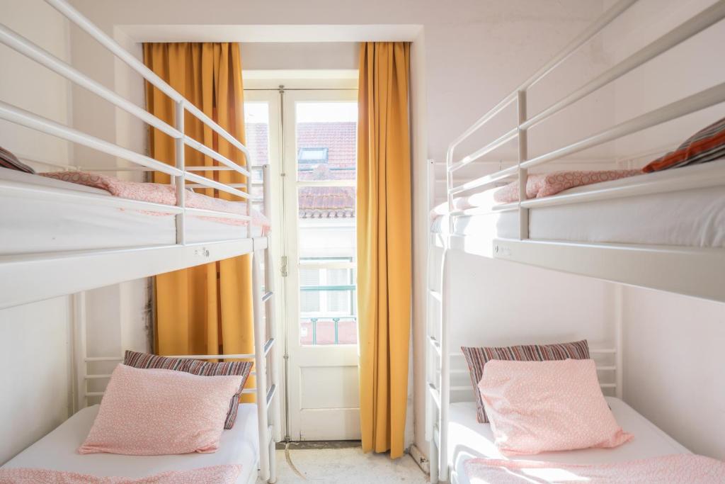 Номер (Кровать в общем 6-местном номере), Vistas de Lisboa Hostel