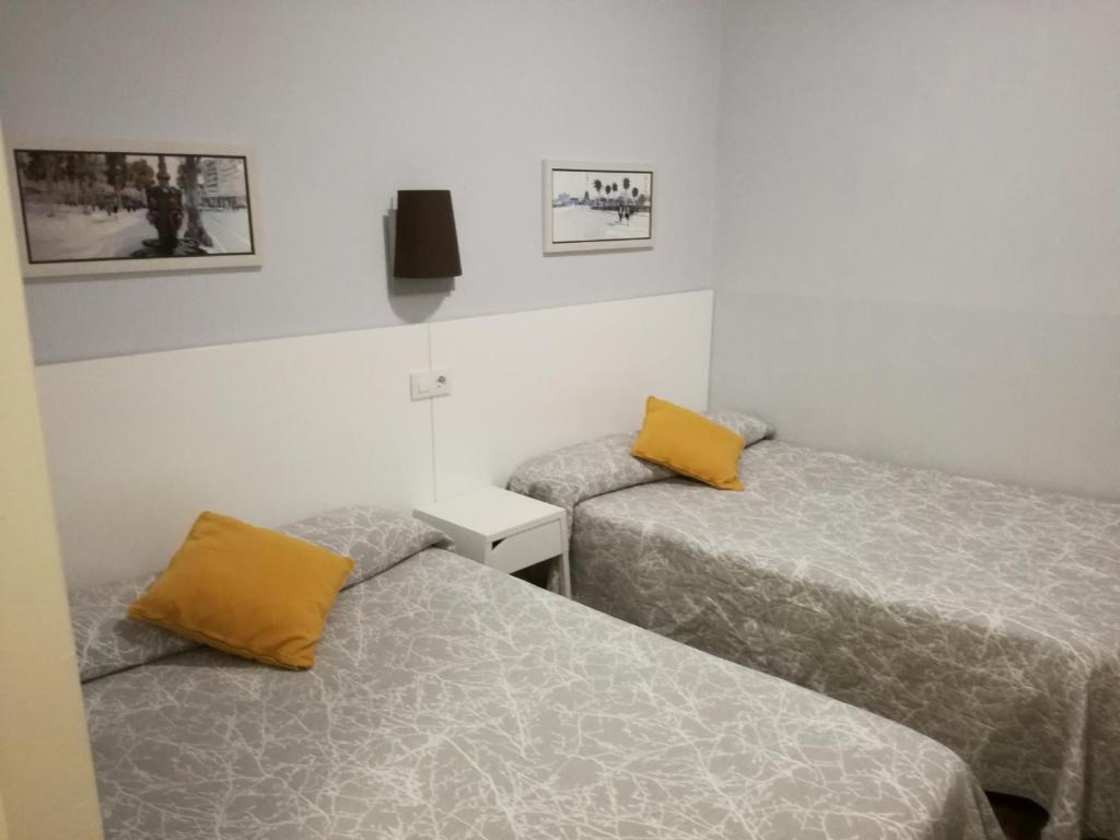 Hostal Lesseps, Барселона