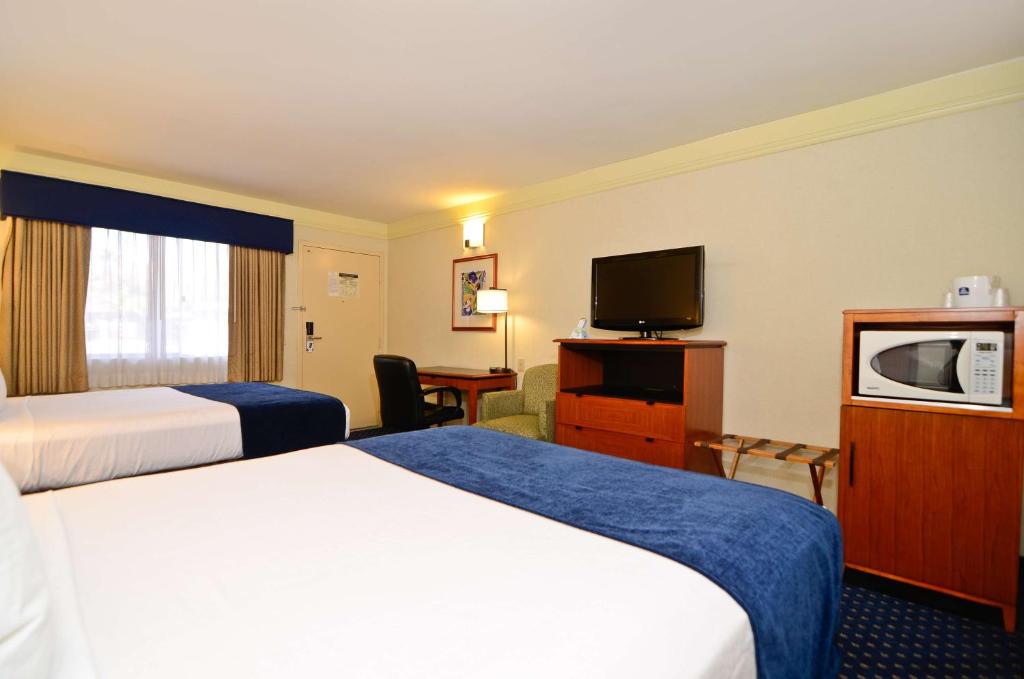 Четырехместный (Номер с 2 кроватями размера «queen-size» – Для некурящих), Best Western Mission Bay