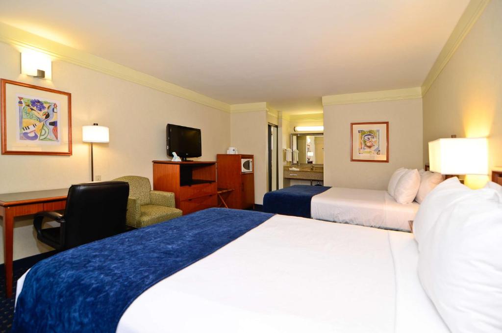 Четырехместный (Номер с 2 кроватями размера «queen-size» – Для некурящих), Best Western Mission Bay