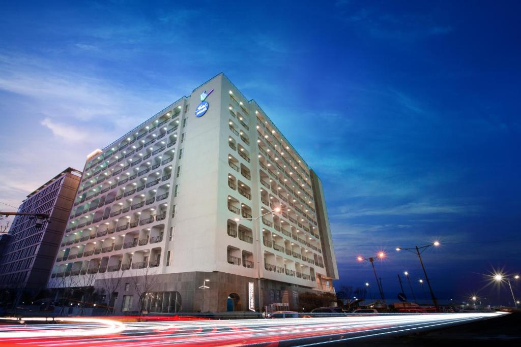 Hotel Whistle Lark, Чеджу