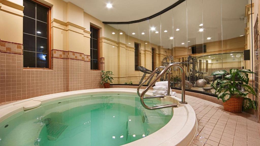 BEST WESTERN PLUS Hawthorne Terrace Hotel, Чикаго