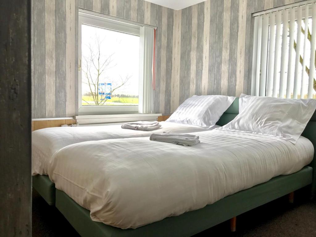 Двухместный (Двухместный номер с 1 кроватью и общей ванной комнатой), Budget Hotel De Witte Hoeck Amsterdam Wormerveer