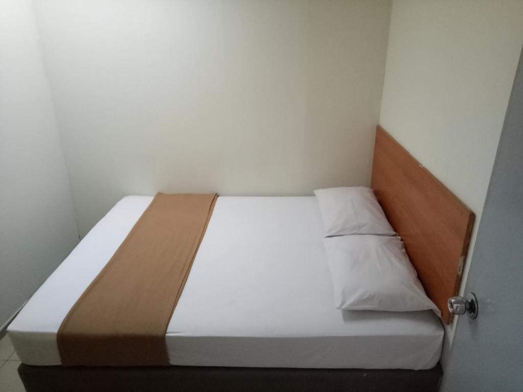 Двухместный (Двухместный номер с 1 кроватью и общей ванной комнатой), Hotel Hibiscus City (PUDU)