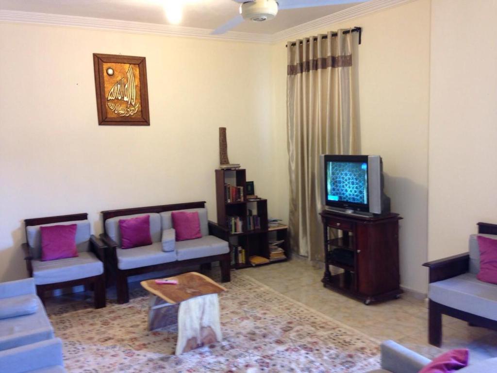 Sakkara Inn, Каир