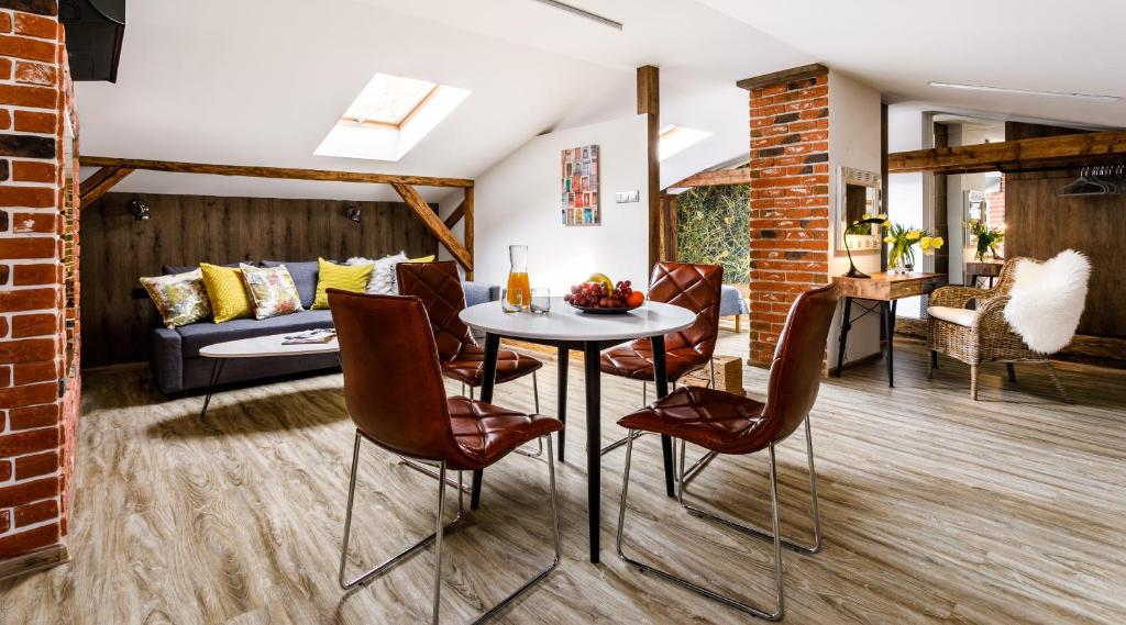 Сьюит (Полулюкс в мансарде), Art & Garden Residence