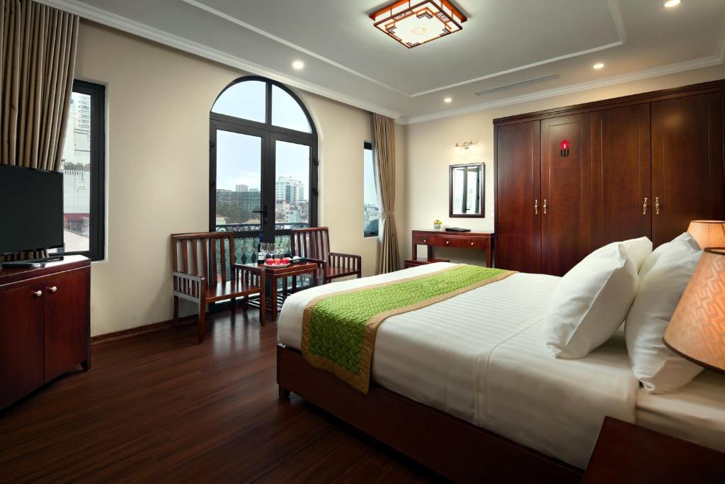 Двухместный (Номер Делюкс с кроватью размера «queen-size») отеля Binh Anh Hotel Hanoi, Ханой