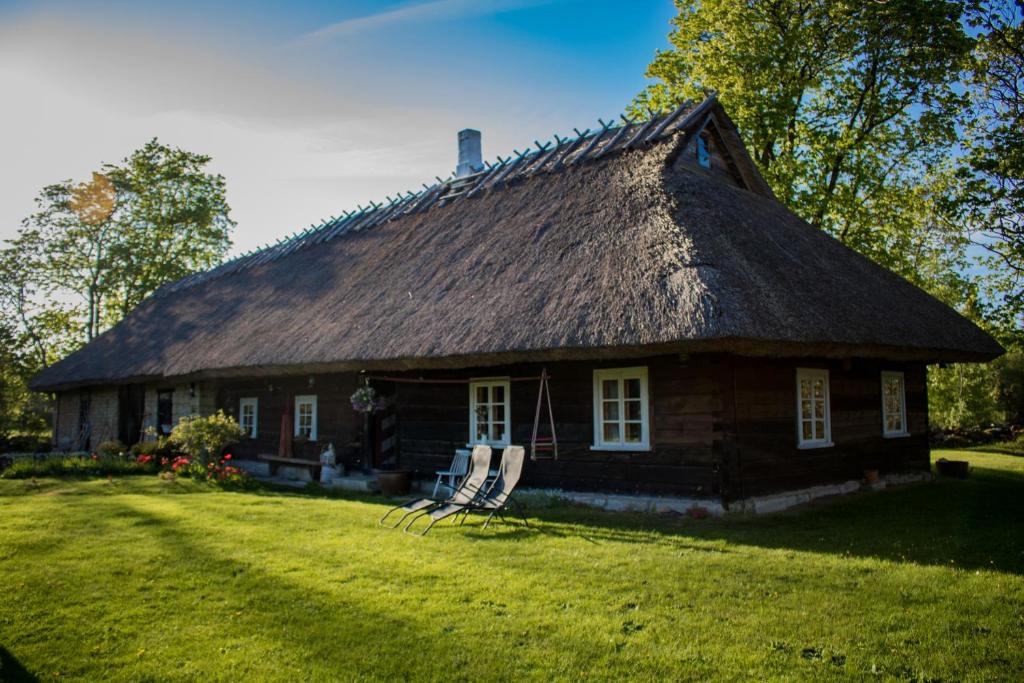 Kuusetuka Tourism Farm, Курессааре