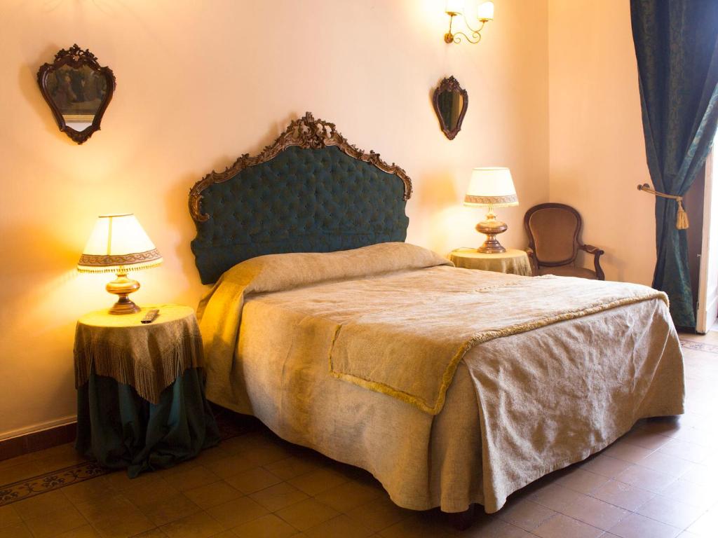 Четырехместный (Просторный четырехместный номер (4 взрослых)) отеля Principe Di Francalanza, Катания