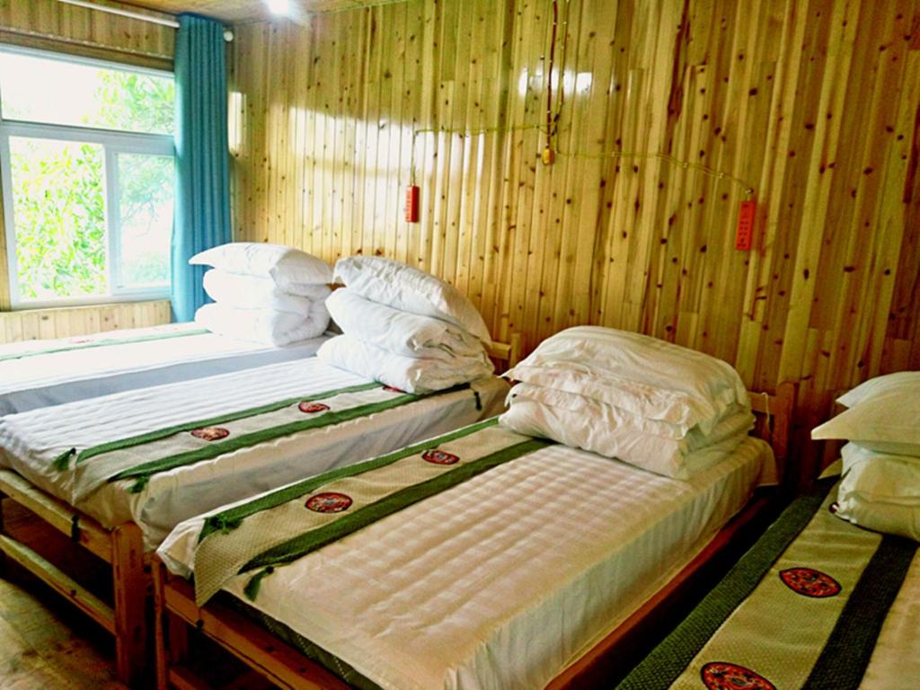 Четырехместный (Четырехместный номер с видом на горы), Walnut Garden Youth Hostel