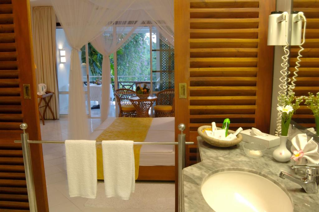 Двухместный (Стандартный двухместный номер с 1 кроватью) курортного отеля Lanka Princess All Inclusive Hotel, Бентота