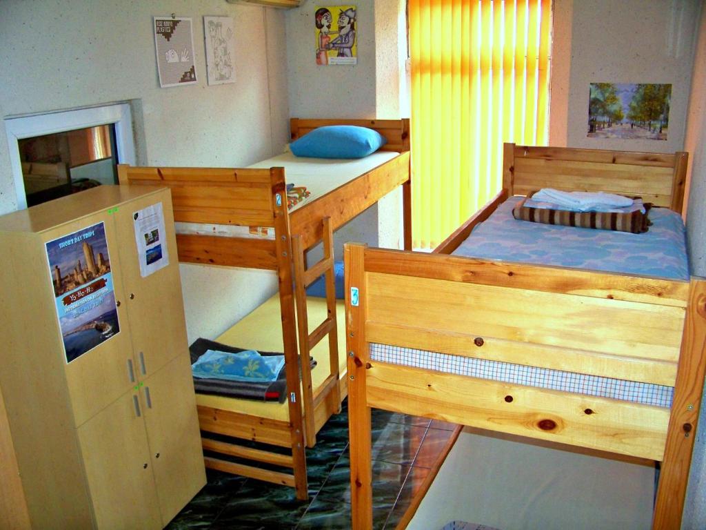 Номер (Кровать в общем номере для женщин с 4 кроватями) хостела Yo Ho Hostel, Варна (Северо-Восточная Болгария)