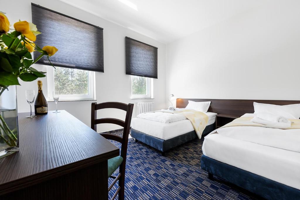 Двухместный (Двухместный номер с 1 кроватью или 2 отдельными кроватями и собственной ванной комнатой) отеля Alex, Бероун