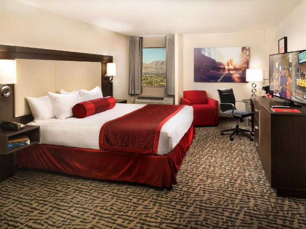 Двухместный (Номер Elite с 1 кроватью размера «king-size») курортного отеля The STRAT Hotel, Casino and Skypod, Лас-Вегас