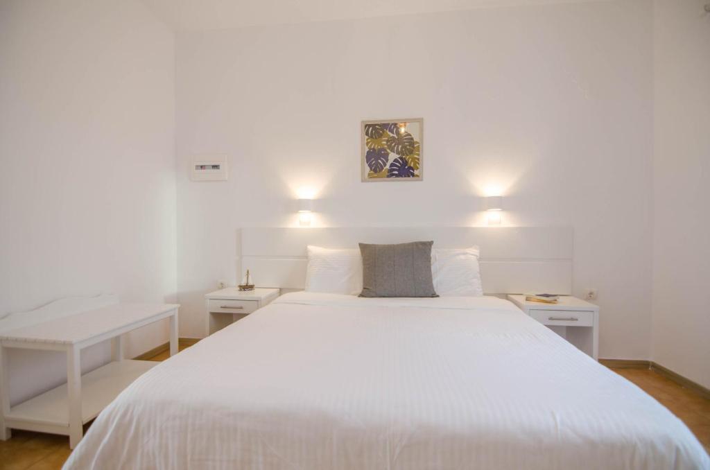 Двухместный (Бюджетный двухместный номер с 1 кроватью или 2 отдельными кроватями) отеля Avra Pension, Иос