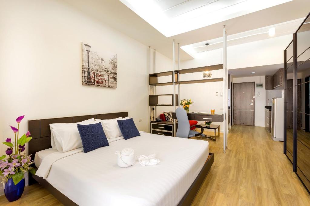 Двухместный (Улучшенный номер Гранд с кроватью размера 