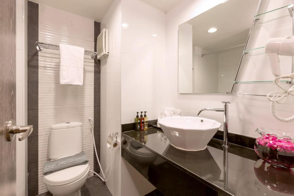 Двухместный (Улучшенный номер Гранд с кроватью размера 