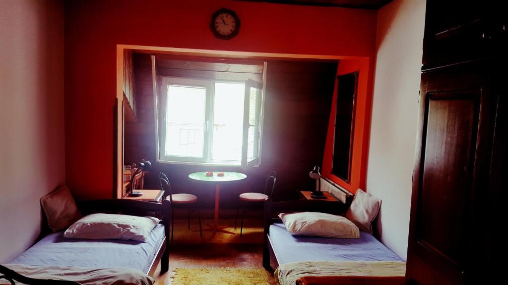 Двухместный (Двухместный номер Делюкс с 1 кроватью или 2 отдельными кроватями, вид на горы) отеля Vila De turist, Нова-Варош
