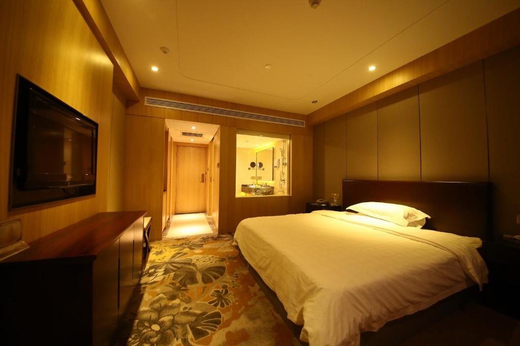 Двухместный (Для граждан материкового Китая — Улучшенный двухместный номер с 1 кроватью) отеля Yantai Asia Hotel, Яньтай