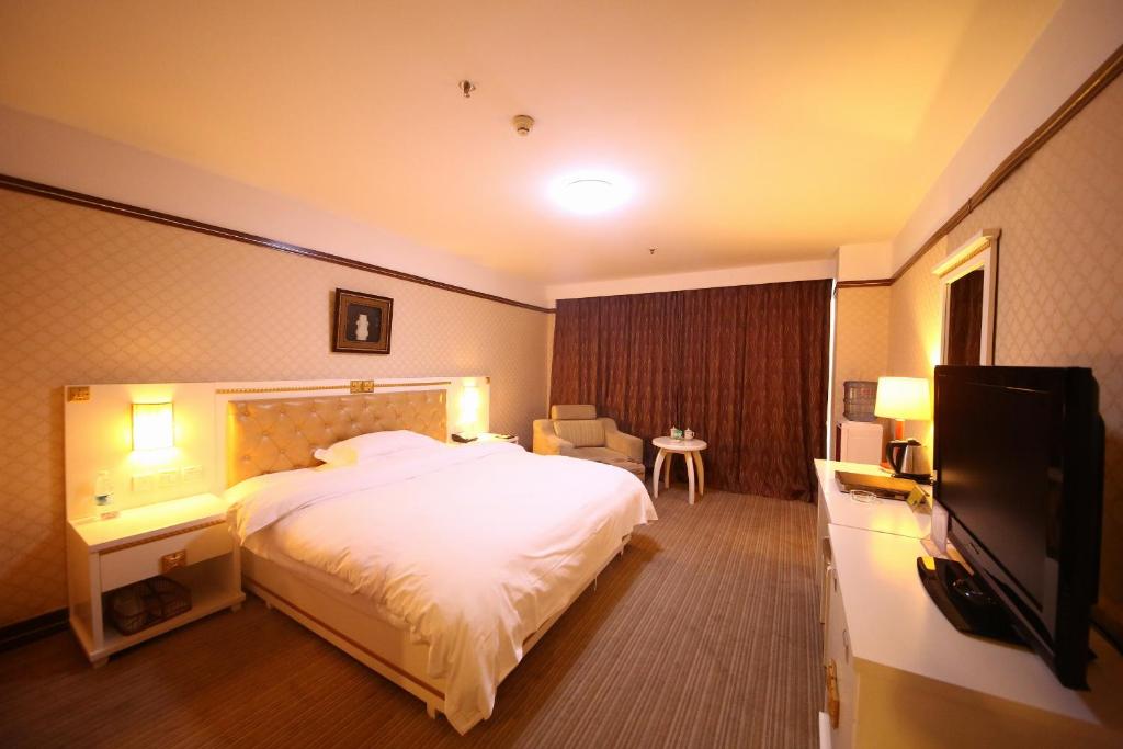 Сьюит (Mainland Chinese Citizen - Standard Suite) отеля Yantai Asia Hotel, Яньтай