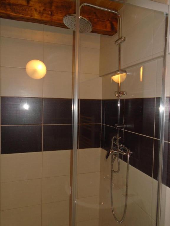 Трехместный (Трехместный номер с собственной ванной комнатой - Мансарда) отеля Peterka, Шумперк