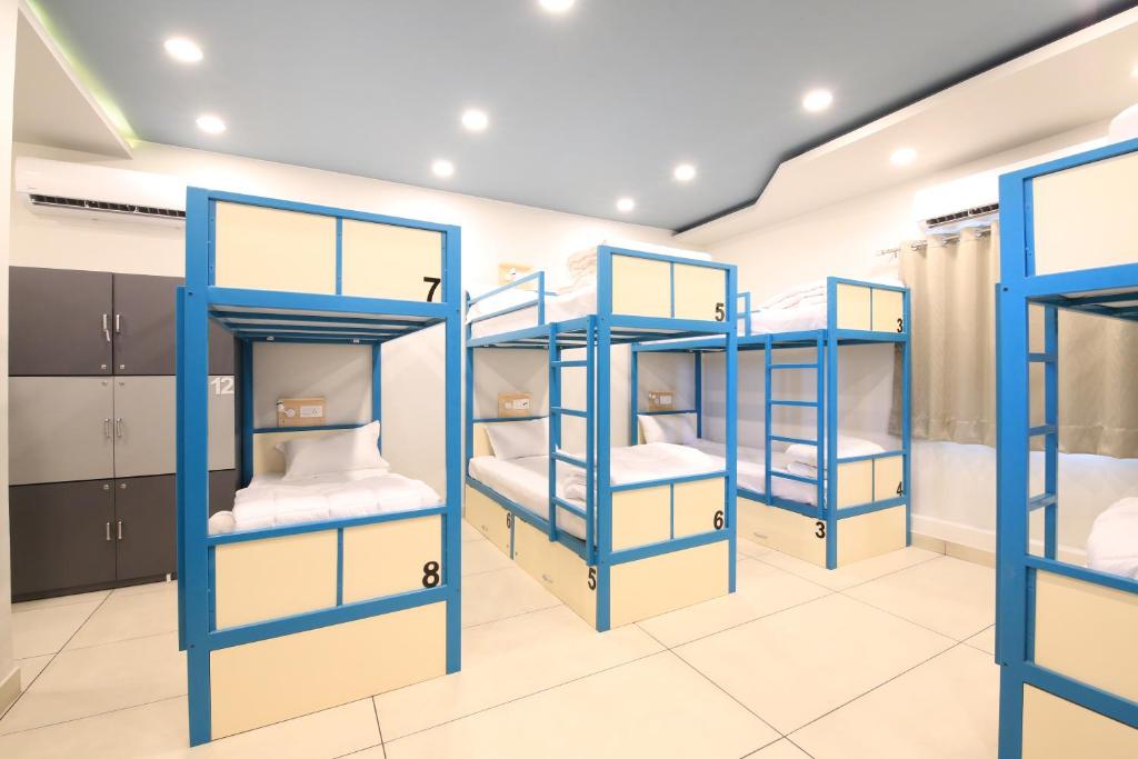 Номер (Кровать в общем номере для мужчин и женщин с кондиционером), Blue Beds Hostel