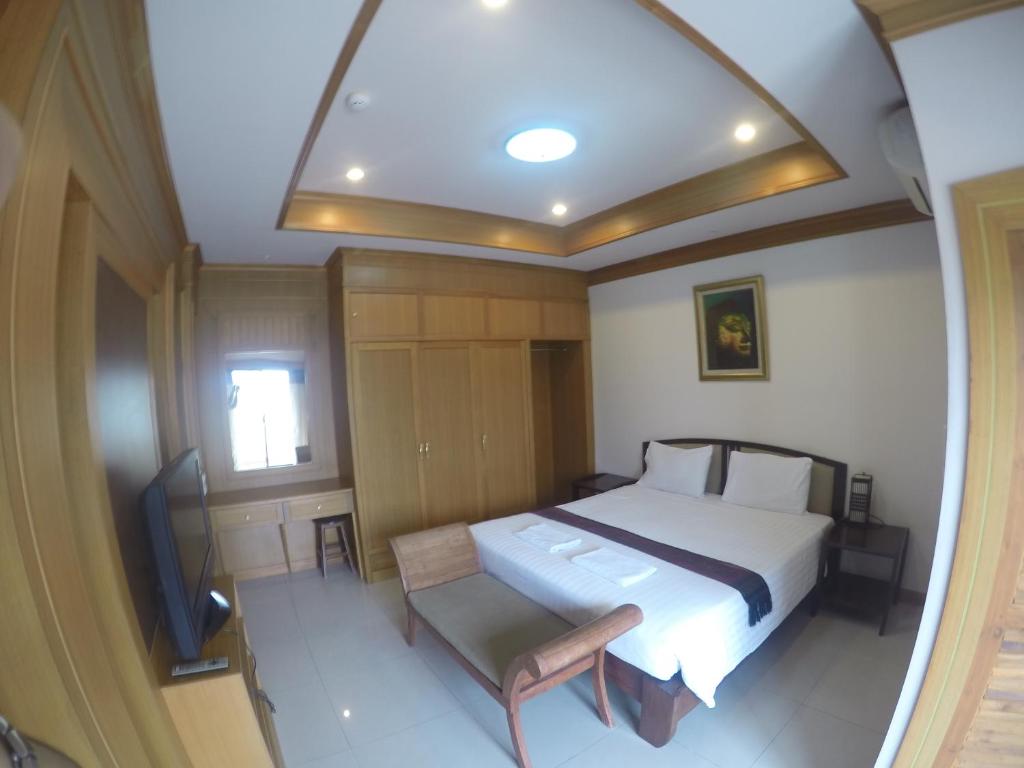 Двухместный (Улучшенный двухместный номер с 1 кроватью или 2 отдельными кроватями) отеля Narawan, Хуахин