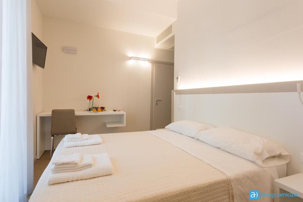 Двухместный (Двухместный номер с 1 кроватью и балконом) отеля Hotel Amicizia, Римини