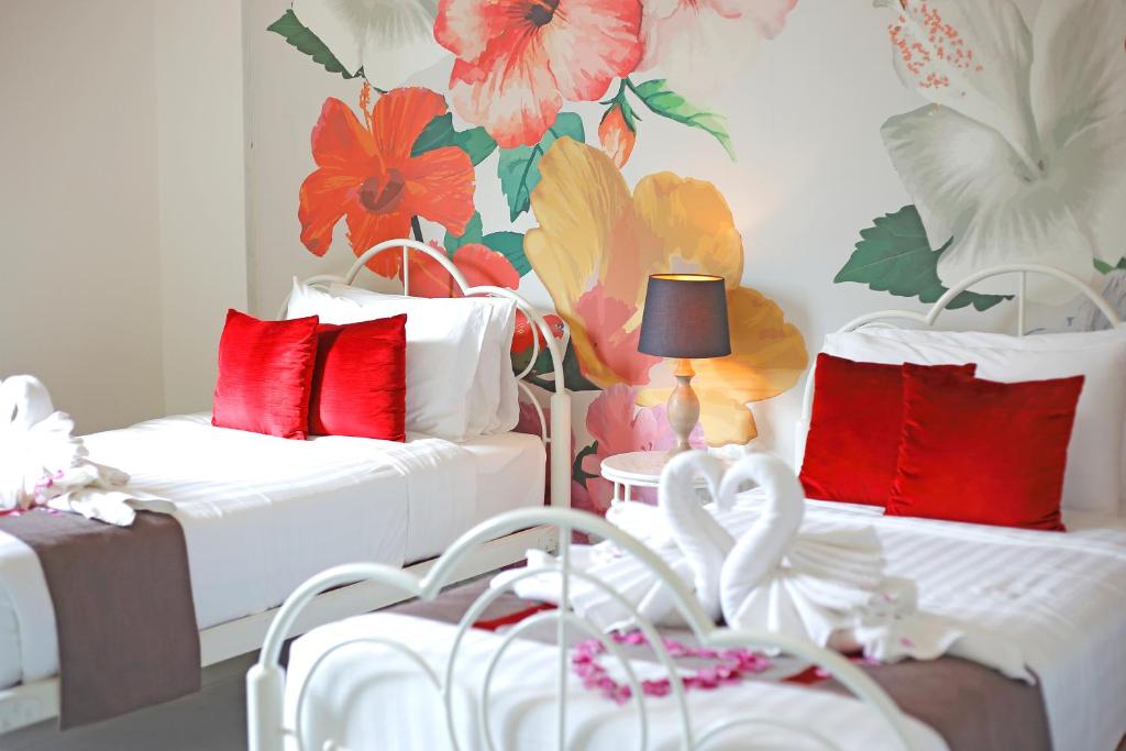Двухместный (Номер Делюкс с кроватью размера «king-size») отеля Play La Ploen Boutique Resort and Adventure Camp, Бурирам