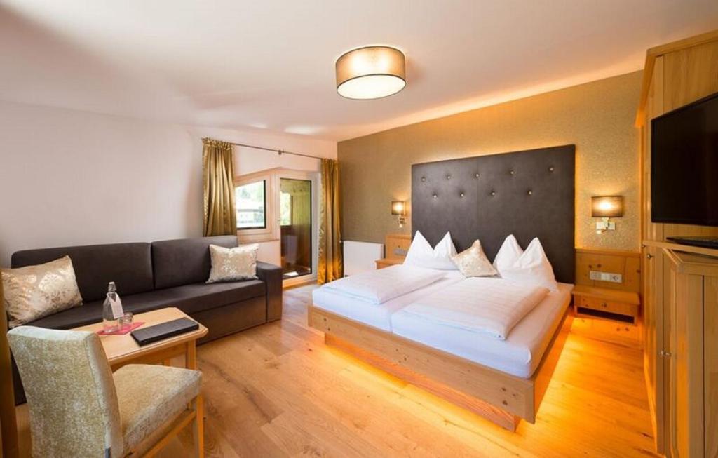 Двухместный (Большой двухместный номер с 1 кроватью) отеля Hotel Alpina, Раурис