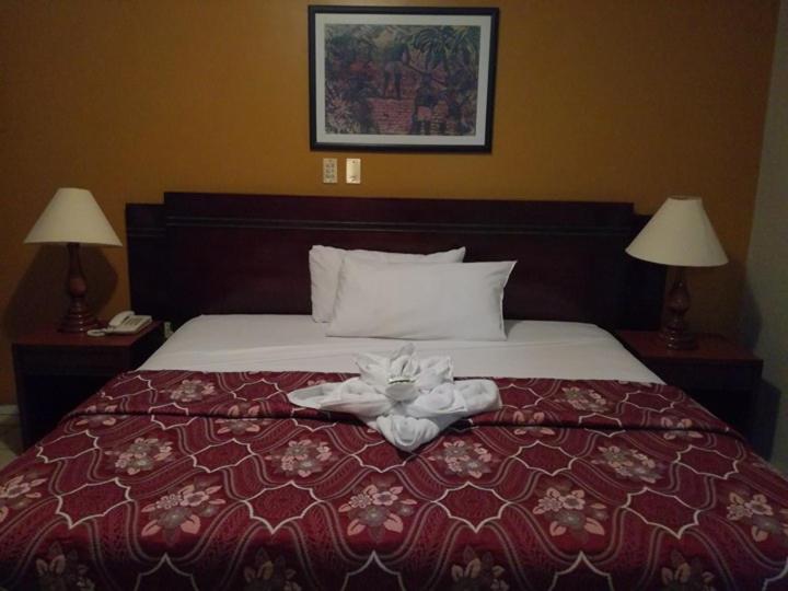 Четырехместный (Четырехместный номер) отеля Hotel Dinastía Colima, Колима