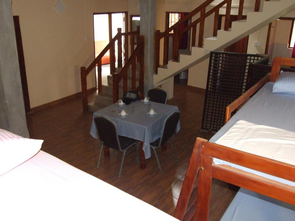 Номер (Кровать в общем номере для мужчин и женщин с 7 кроватями.) хостела Central City Hostel, Канди