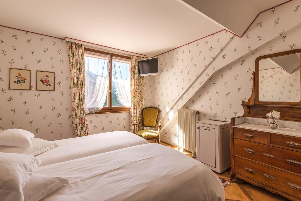 Двухместный (Небольшой двухместный номер с 1 кроватью) отеля Hôtel Masson, Монтрё