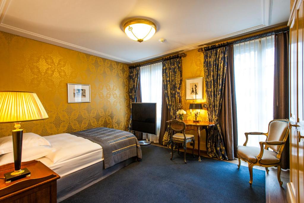 Одноместный (Номер бизнес-класса City) отеля Grand Hotel Les Trois Rois, Базель